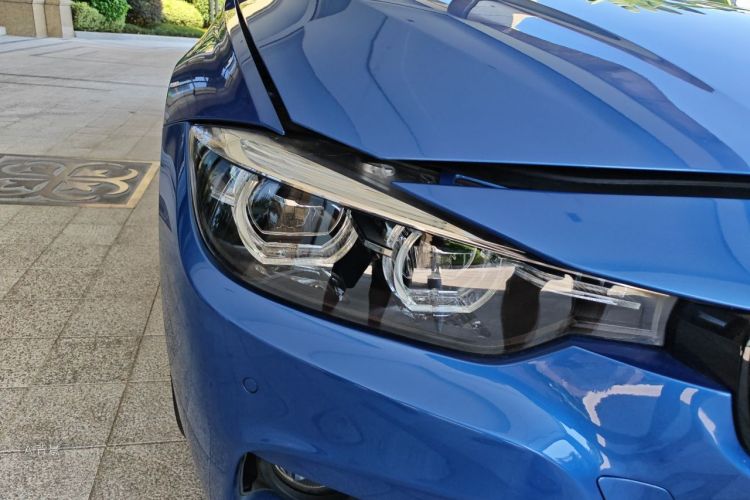 BMW 3 Series 2018 car image #8