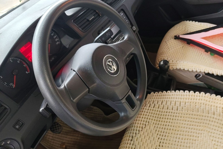 Volkswagen Santana 2017 car image #12