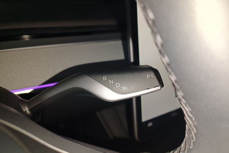 Tesla Model Y 2024 #18 Tesla Model Y 2024 car image #18