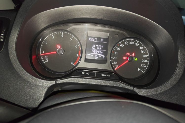 Volkswagen Polo 2017 car image #12