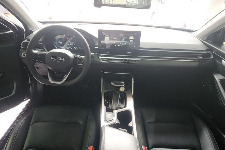 GEELY Emgrand 2021 car image #10
