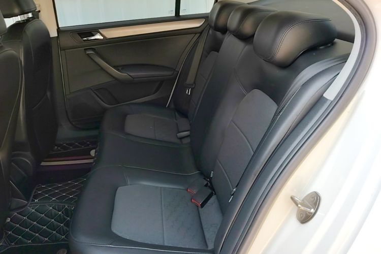Volkswagen Santana 2016 car image #13