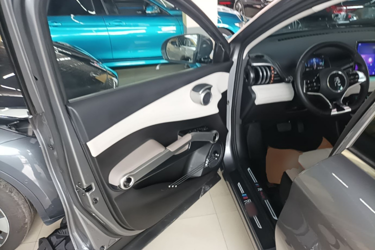 BYD Yuan Plus 2023 immagine di auto #16