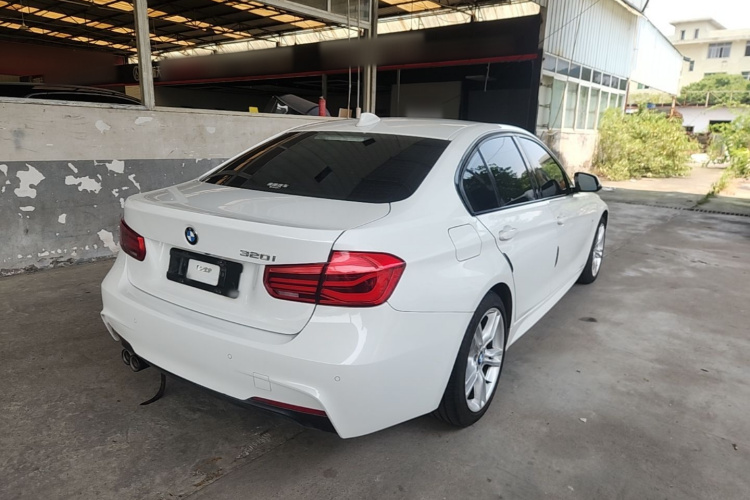 BMW 3 Series 2018 #7 BMW 3 Series 2018 car image #7