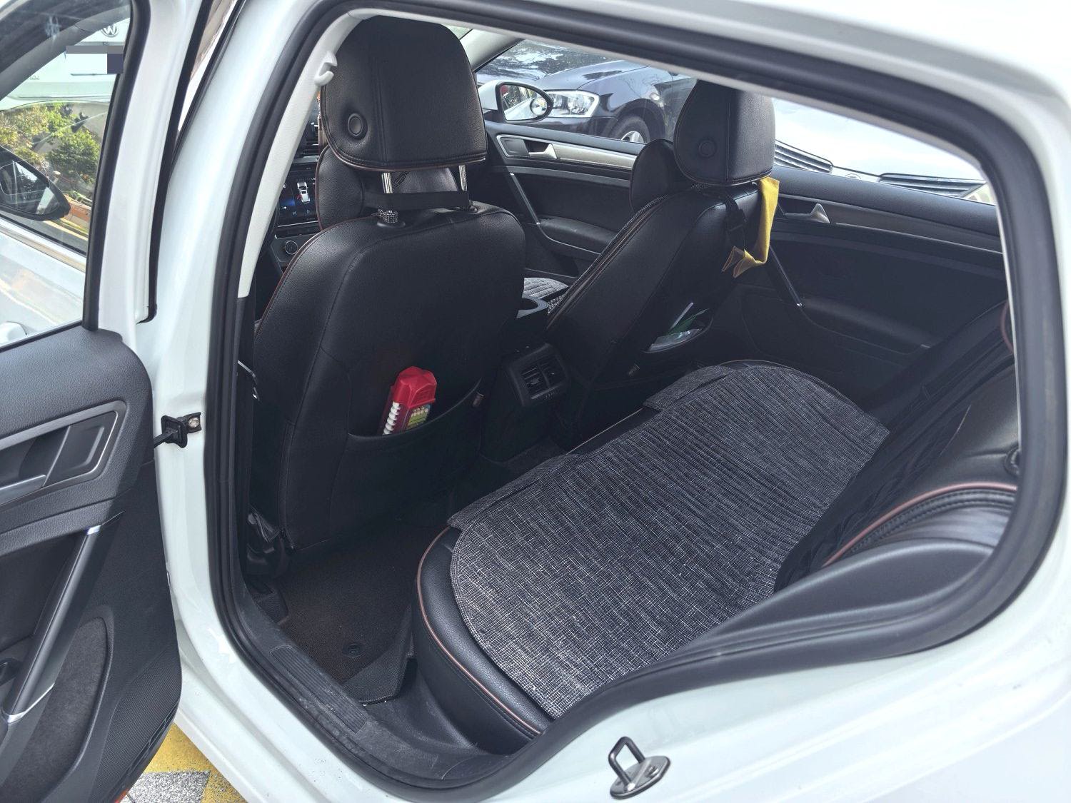 2015 car image #6