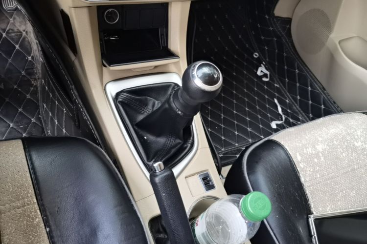 Toyota Corolla 2015 car image #14