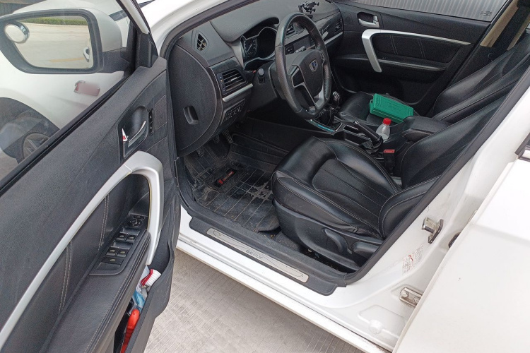 GEELY Emgrand 2017 car image #9