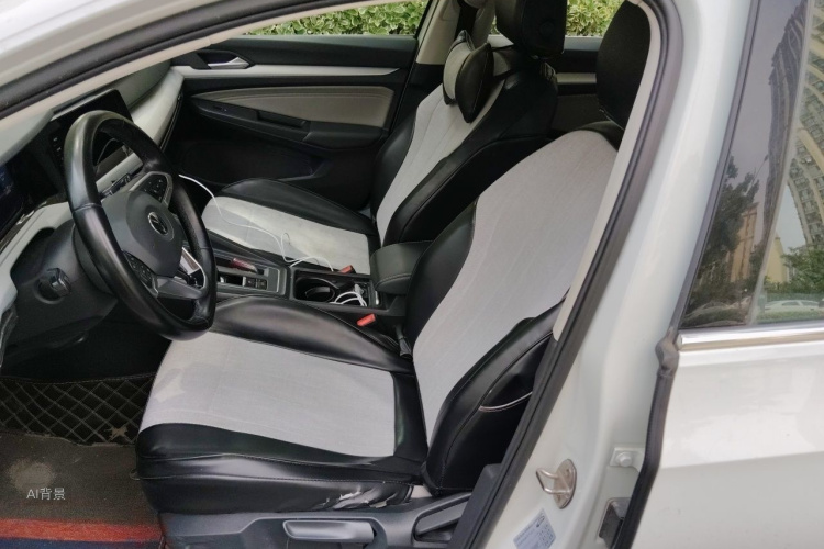 Volkswagen Golf 2021 car image #17