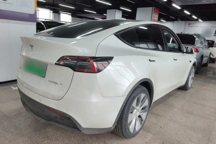 Tesla Model Y 2022 #7 Tesla Model Y 2022 car image #7