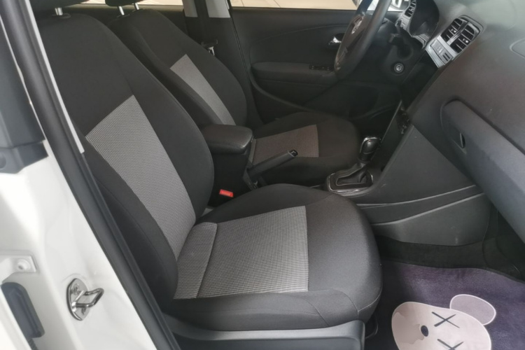 Volkswagen Polo 2019 car image #24