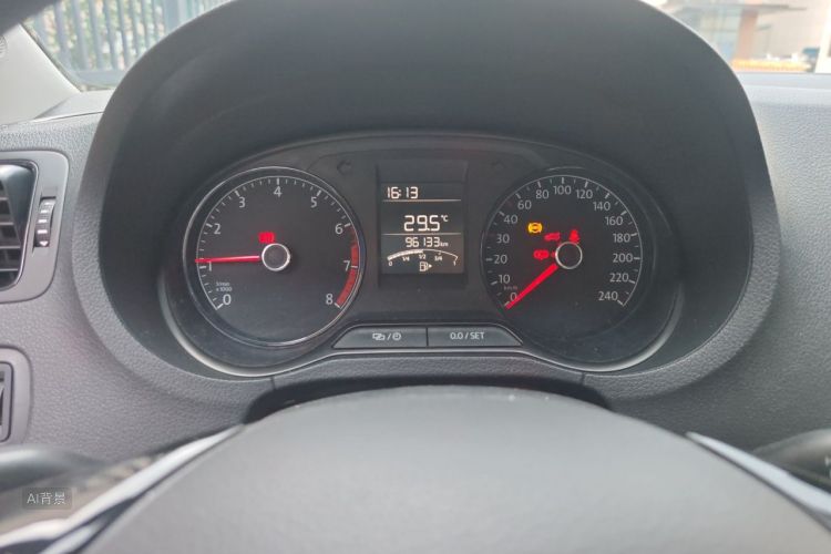Volkswagen Polo 2018 car image #13