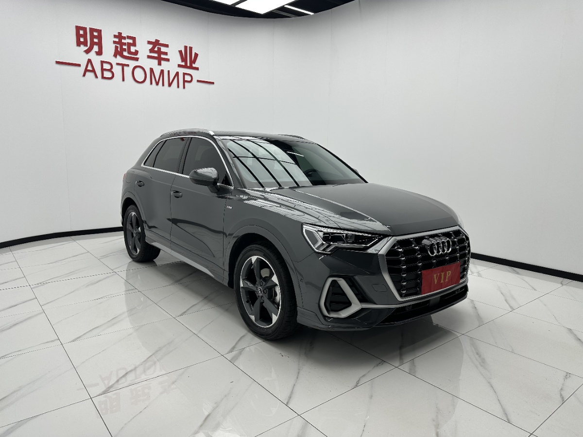 Audi Q3 2022 car image #3