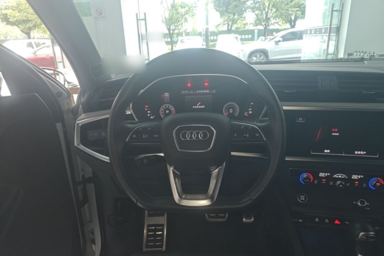 Audi Q3 2023 #11 Audi Q3 2023 car image #11