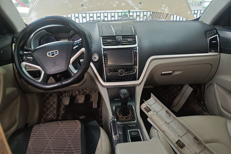 GEELY Emgrand 2015 car image #10