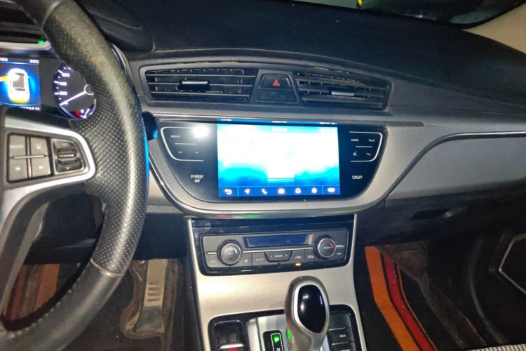 GEELY Emgrand GS 2019 #17 GEELY Emgrand GS 2019 car image #17