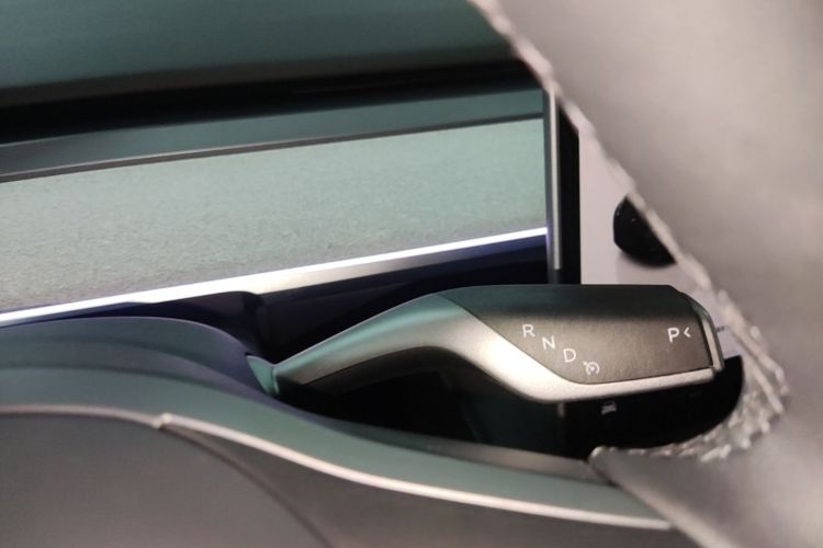Tesla Model Y 2024 #14 Tesla Model Y 2024 car image #14