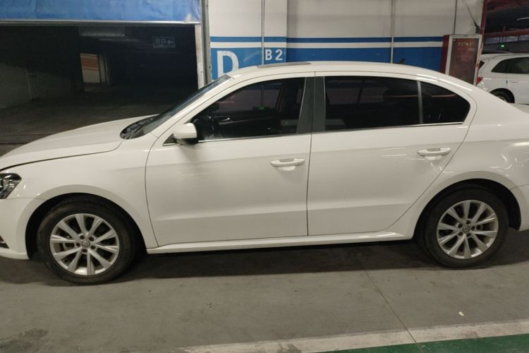 Volkswagen Lavida 2018 car image #4