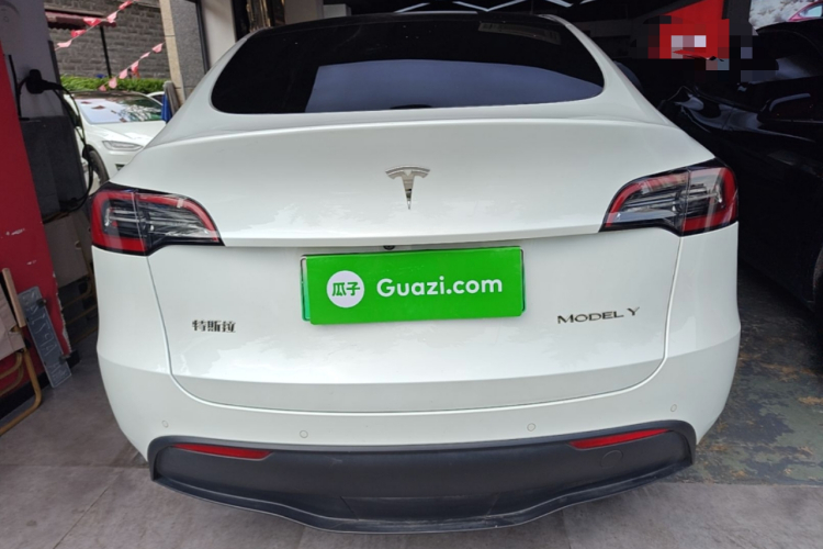 Tesla Model Y 2023 #6 Tesla Model Y 2023 car image #6