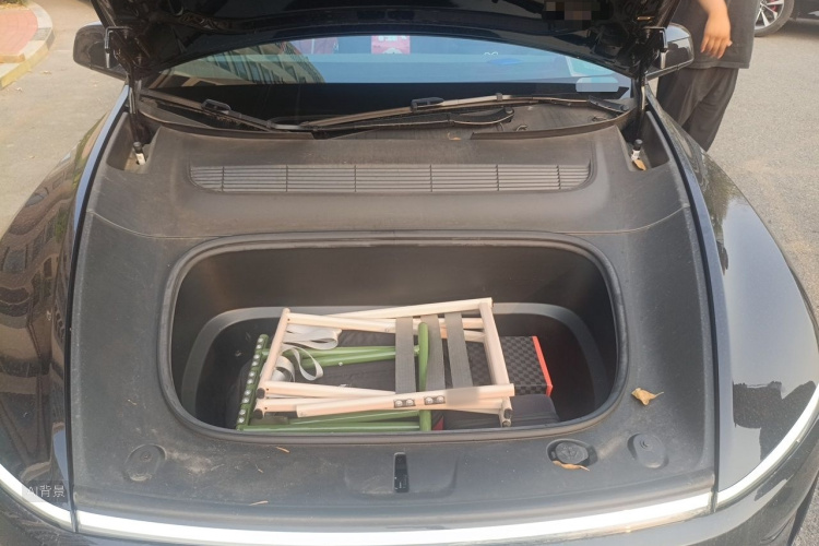 Tesla Model Y 2025 car image #22