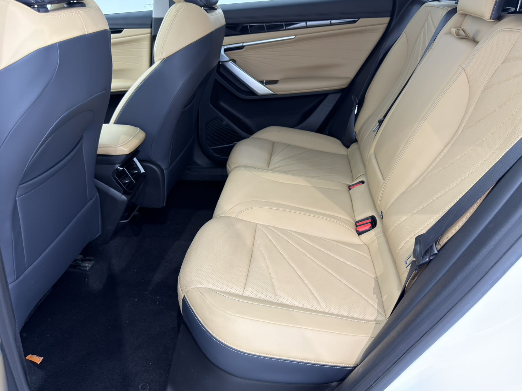 GEELY Boyue L 2023 car image #13