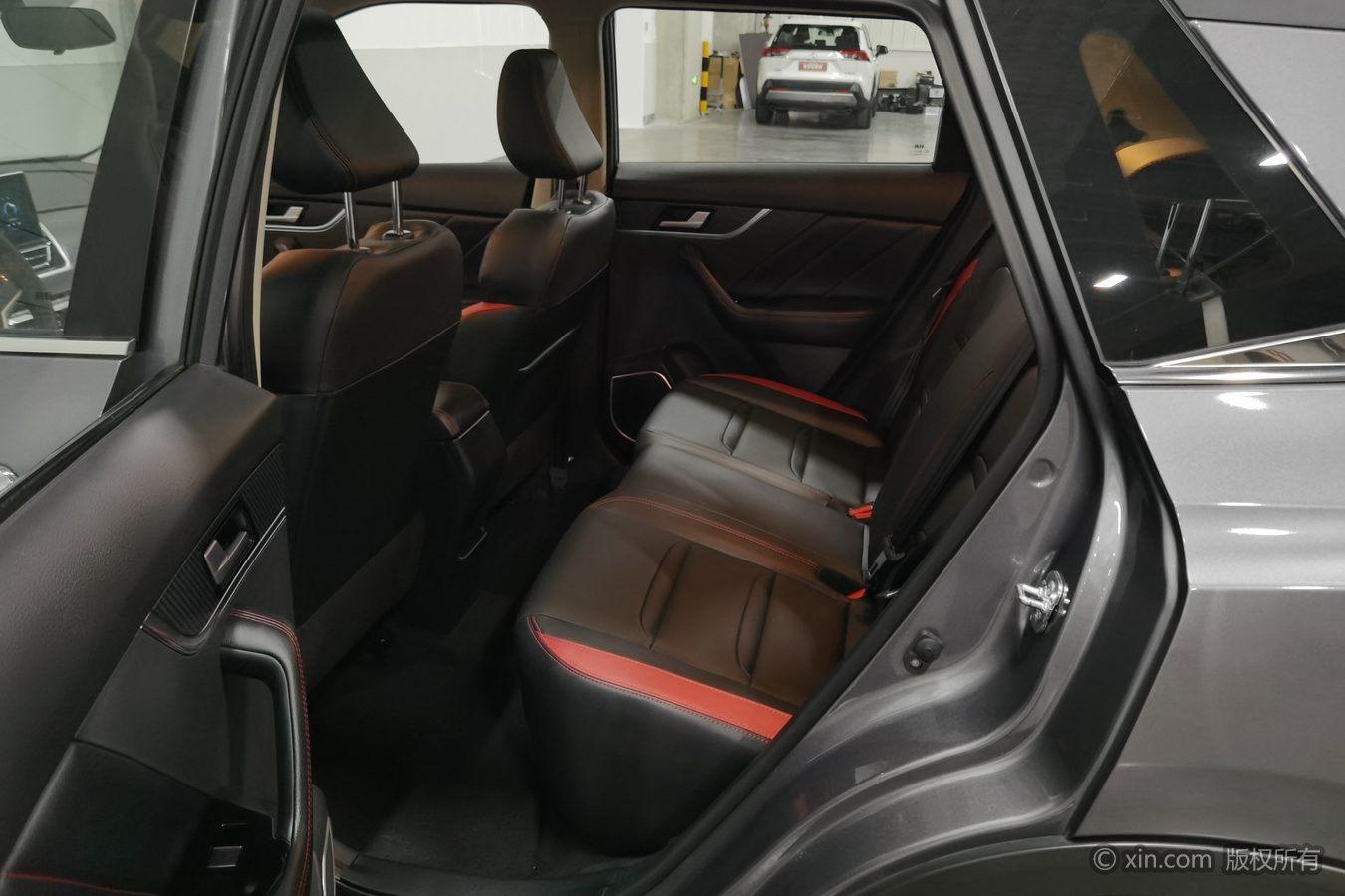 2023 car image #16