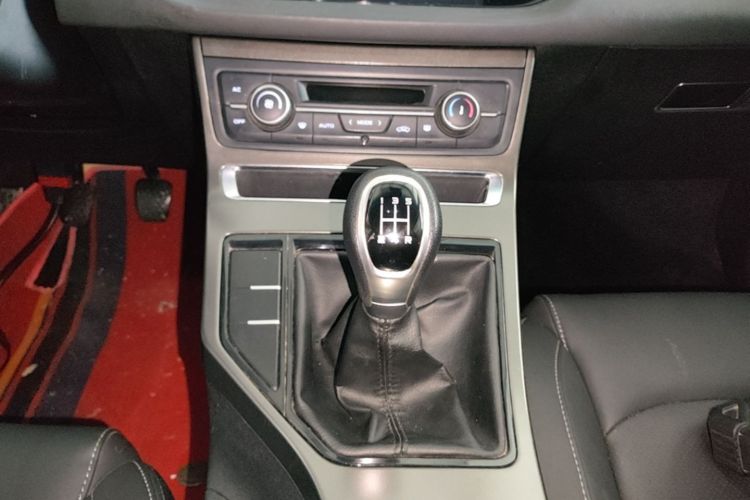 GEELY Emgrand 2019 #14 GEELY Emgrand 2019 car image #14