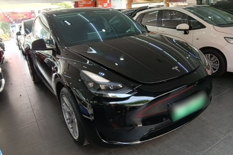 Tesla Model Y 2023 #4 Tesla Model Y 2023 car image #4