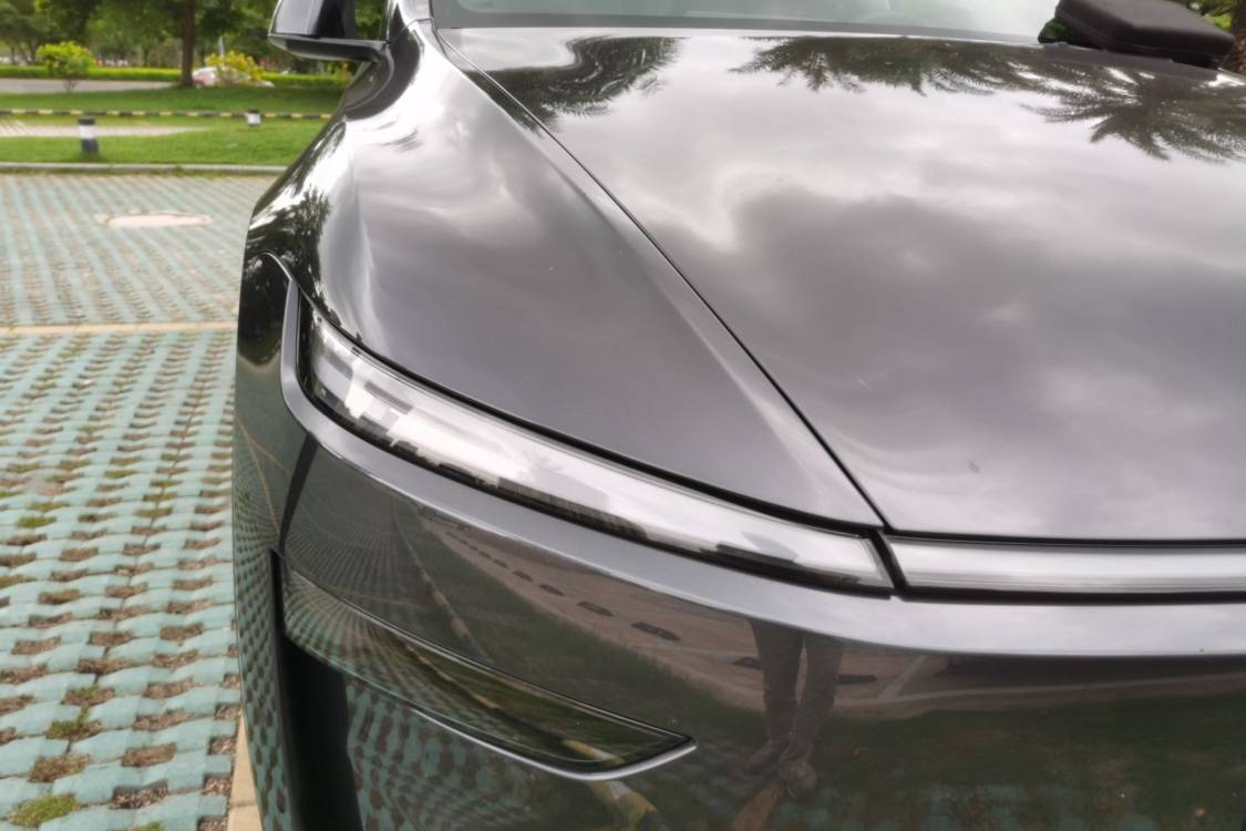 Tesla Model Y 2025 car image #7