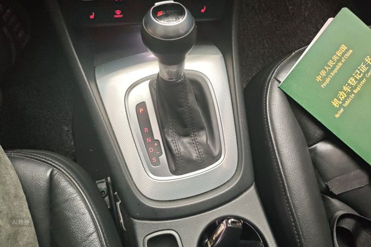Audi Q3 2016 car image #16