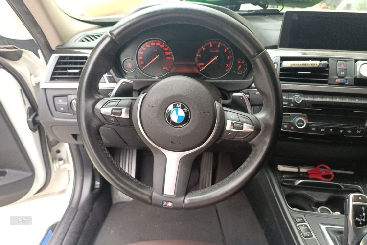 BMW 3 Series 2019 #12 BMW 3 Series 2019 car image #12
