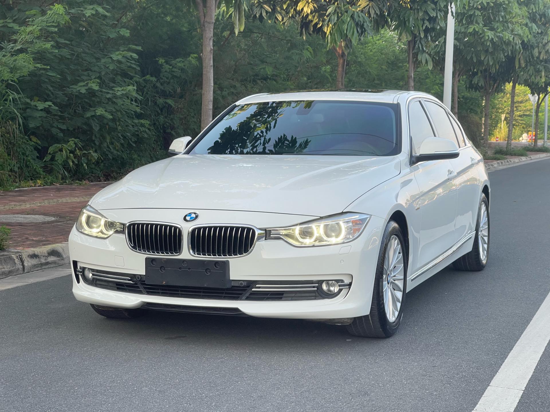 BMW 3 Series 2015 car image 