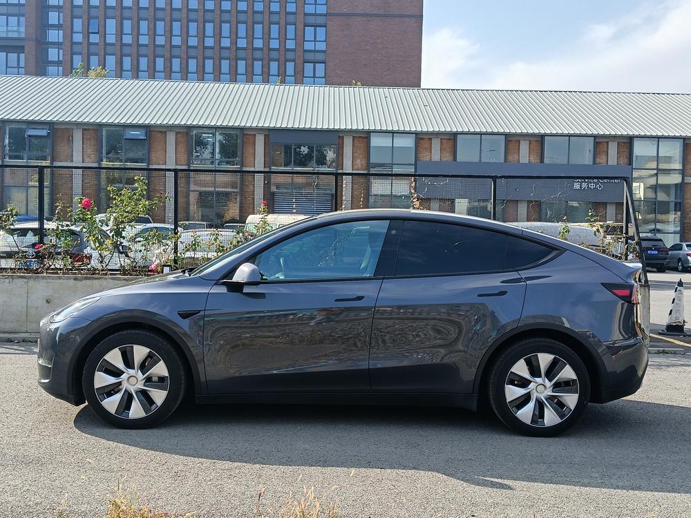 Tesla Model Y 2021 #4 Tesla Model Y 2021 immagine di auto #4