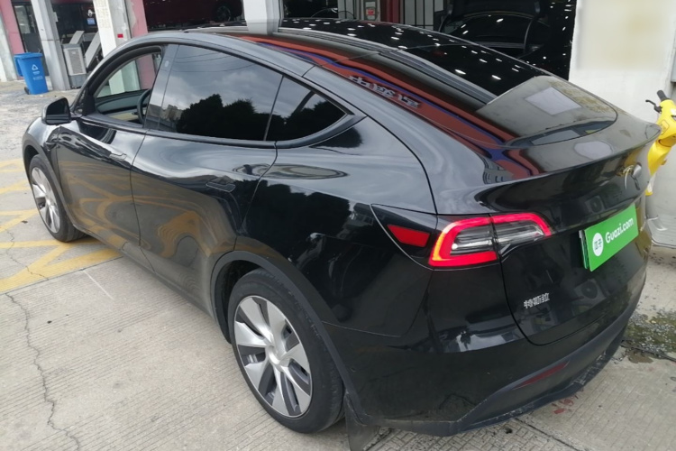 Tesla Model Y 2023 #5 Tesla Model Y 2023 immagine di auto #5