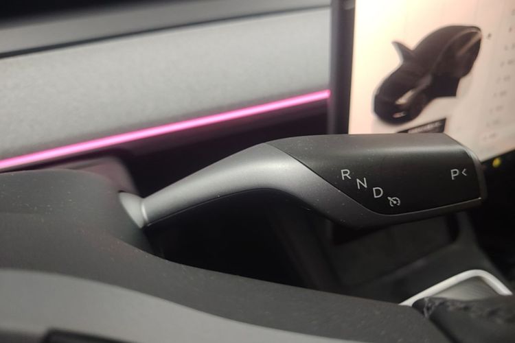 Tesla Model Y 2023 #14 Tesla Model Y 2023 car image #14