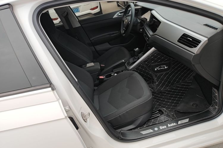 Volkswagen Polo 2022 car image #24