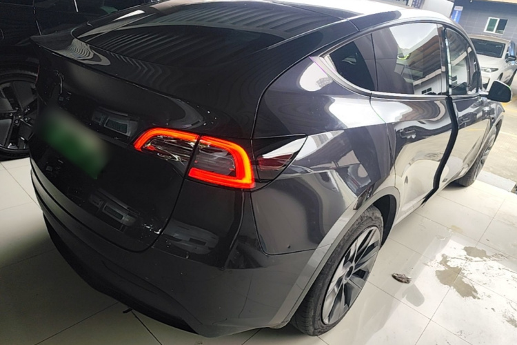 Tesla Model Y 2024 #7 Tesla Model Y 2024 immagine di auto #7