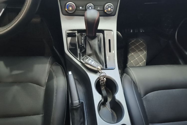 GEELY Emgrand 2022 car image #14