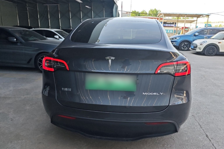 Tesla Model Y 2022 #6 Tesla Model Y 2022 car image #6