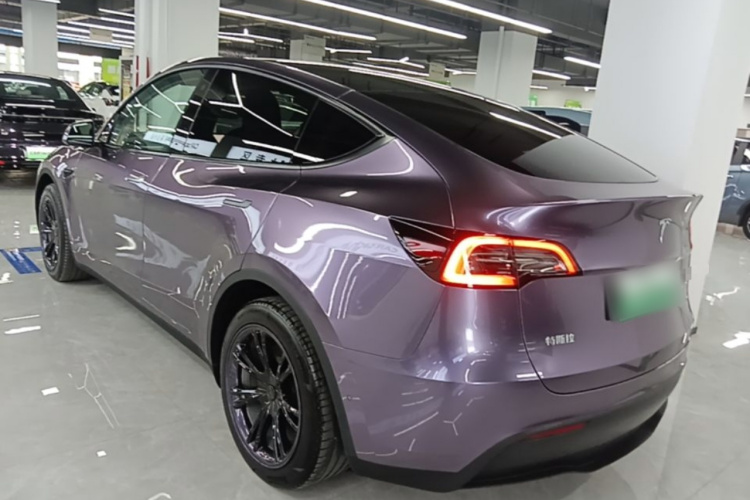 Tesla Model Y 2022 immagine di auto #5