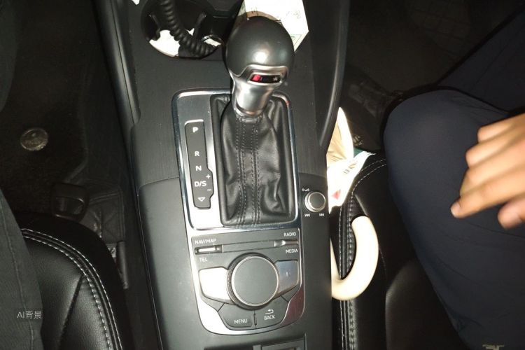 Audi A3 2018 car image #16
