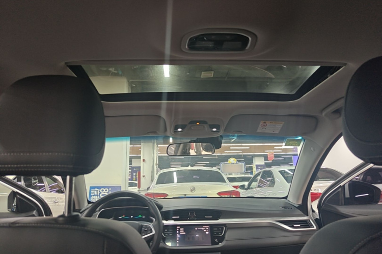 GEELY Emgrand 2020 #18 GEELY Emgrand 2020 car image #18