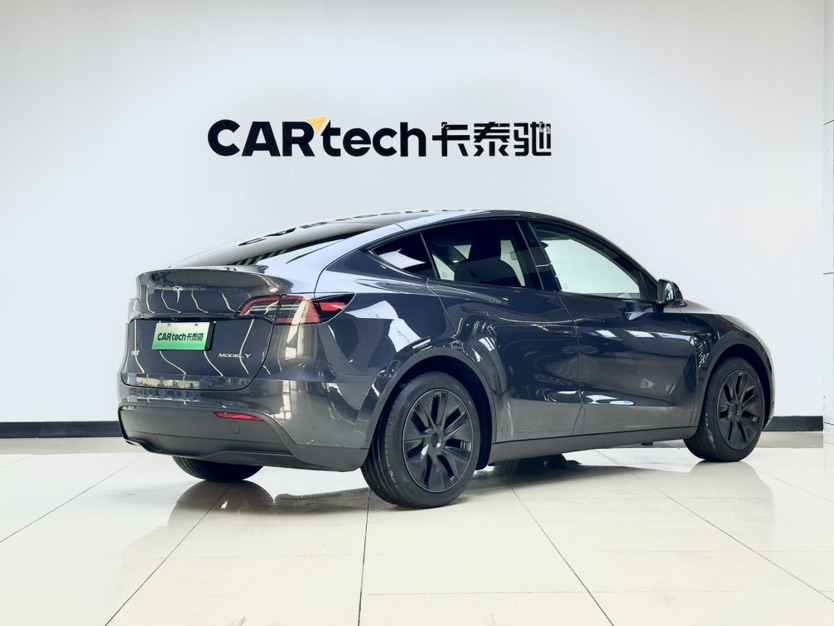 Tesla Model Y 2024 #3 Tesla Model Y 2024 car image #3