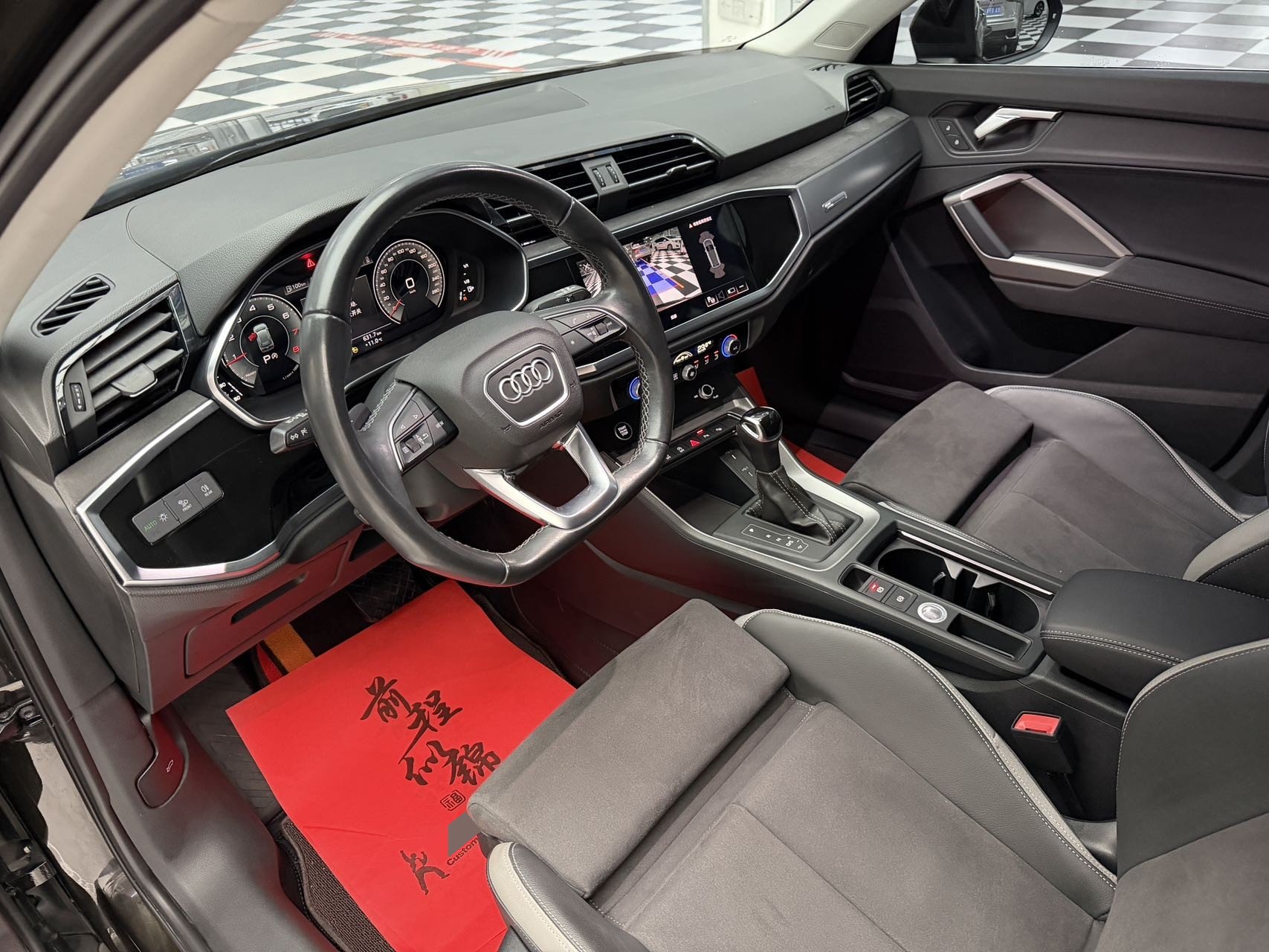 Audi Q3 2022 car image #5