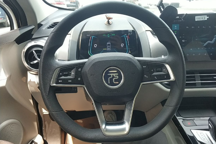 BYD Yuan Pro 2022 изображение автомобиля #11