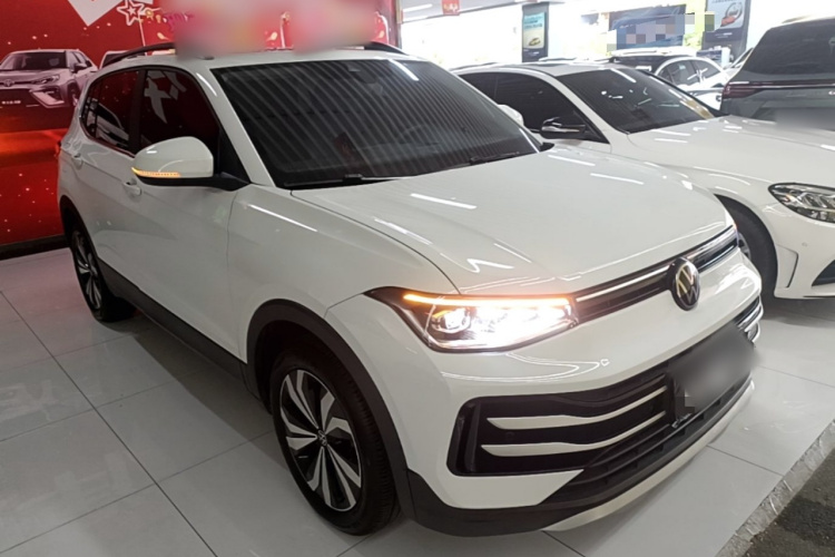 Volkswagen Tharu 2025 car image #4