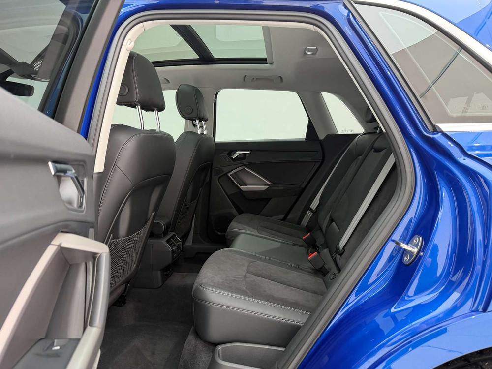Audi Q3 2019 #22 Audi Q3 2019 car image #22