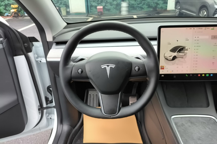 Tesla Model Y 2024 #11 Tesla Model Y 2024 car image #11