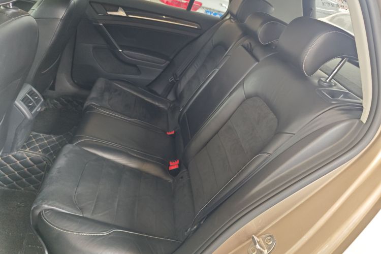 Volkswagen Golf 2015 car image #13