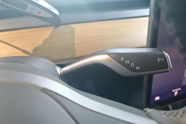 Tesla Model 3 2023 car image #14