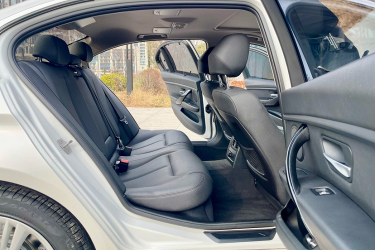 BMW 3 Series 2017 #24 BMW 3 Series 2017 car image #24